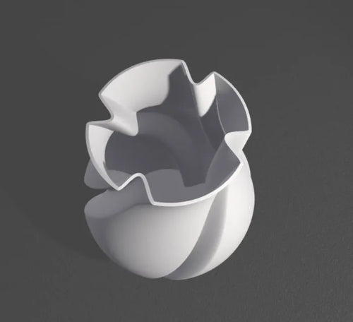 Vazo Gömülü Desenlere Sahip Geniş Ağızlı